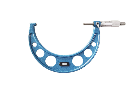 Standaard buitenmicrometer met hardmetalen meetvlakken biedt nauwkeurigheid voor buitenmetingen. Engineering gereedschap.